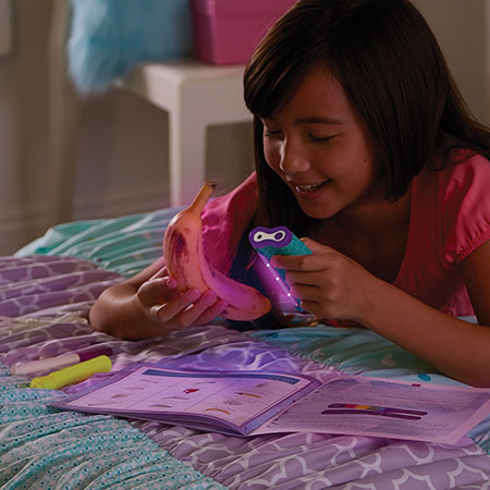 Nancy B's Science Club™ Black Light Illuminator & Nature’s Mysteries Journal - Educational Insights